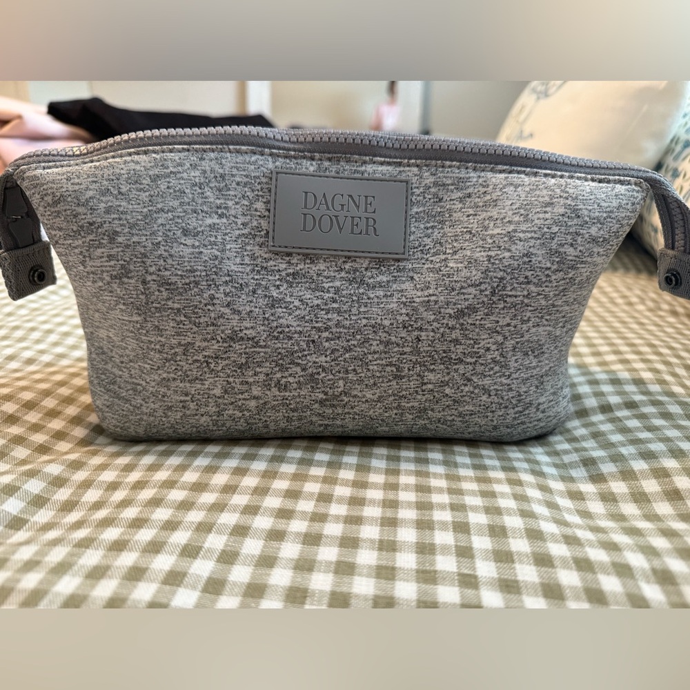 Like new Dagne Dover large hunter Toiletry bag
